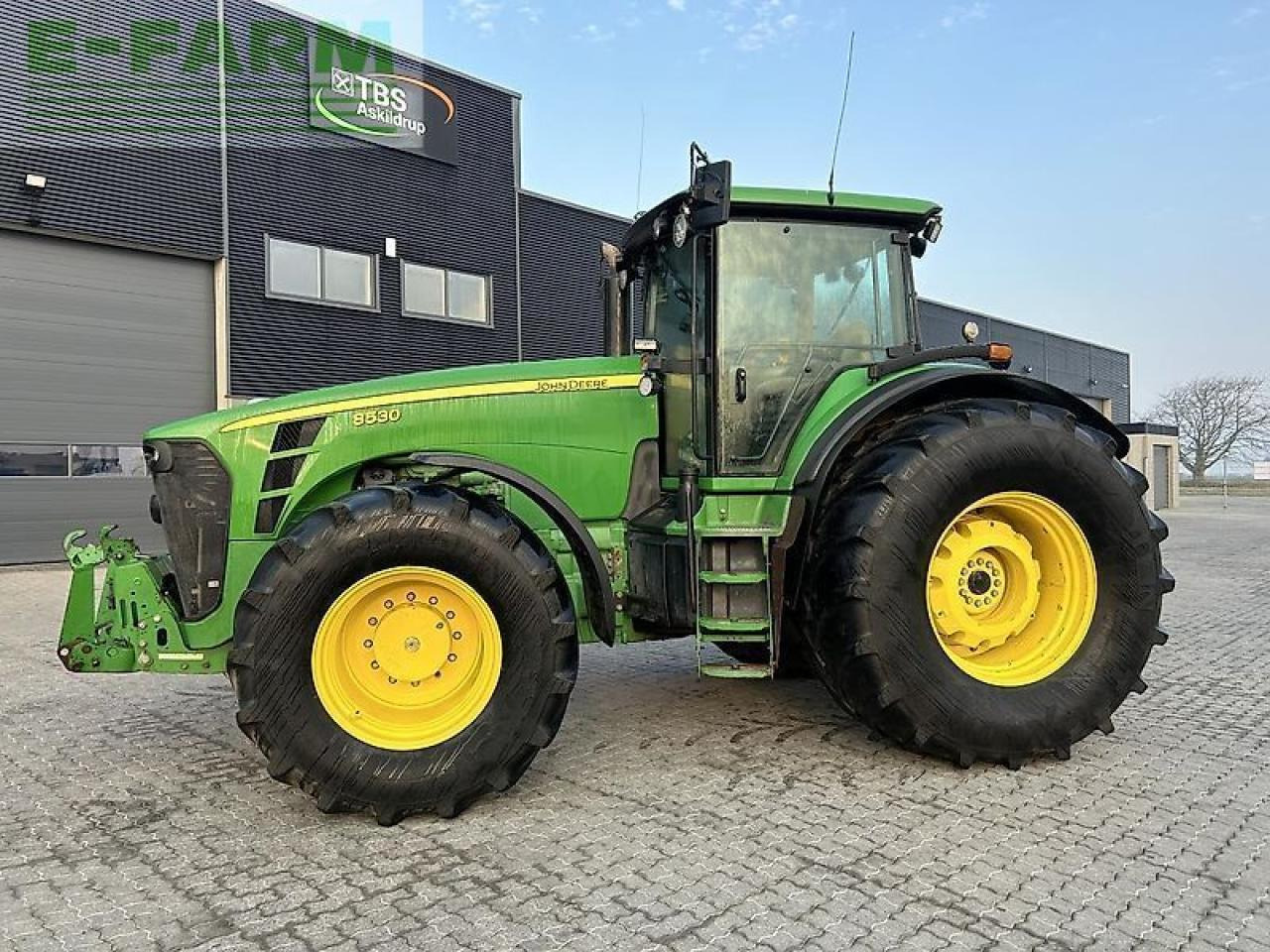 John Deere 8530 - Traktor: 1 kép. John Deere 8530 - Traktor: 1 kép.