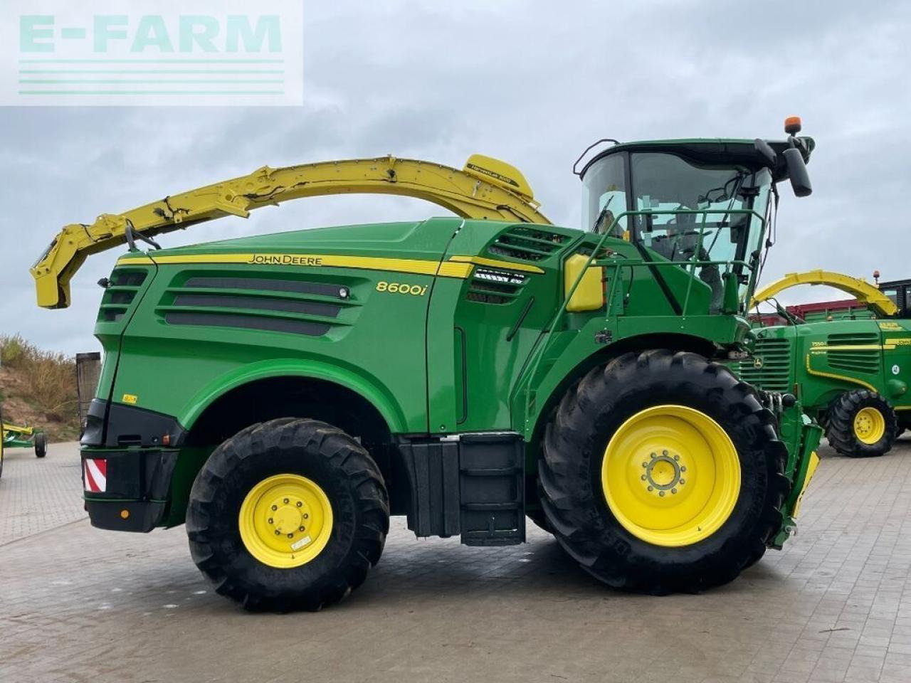 John Deere 8600 - Önjáró szecskázógép: 3 kép. John Deere 8600 - Önjáró szecskázógép: 3 kép.
