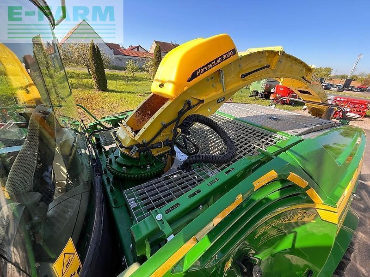 Önjáró szecskázógép John Deere 8600: 12 kép.