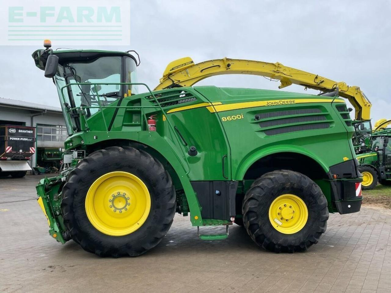 John Deere 8600 - Önjáró szecskázógép: 2 kép. John Deere 8600 - Önjáró szecskázógép: 2 kép.