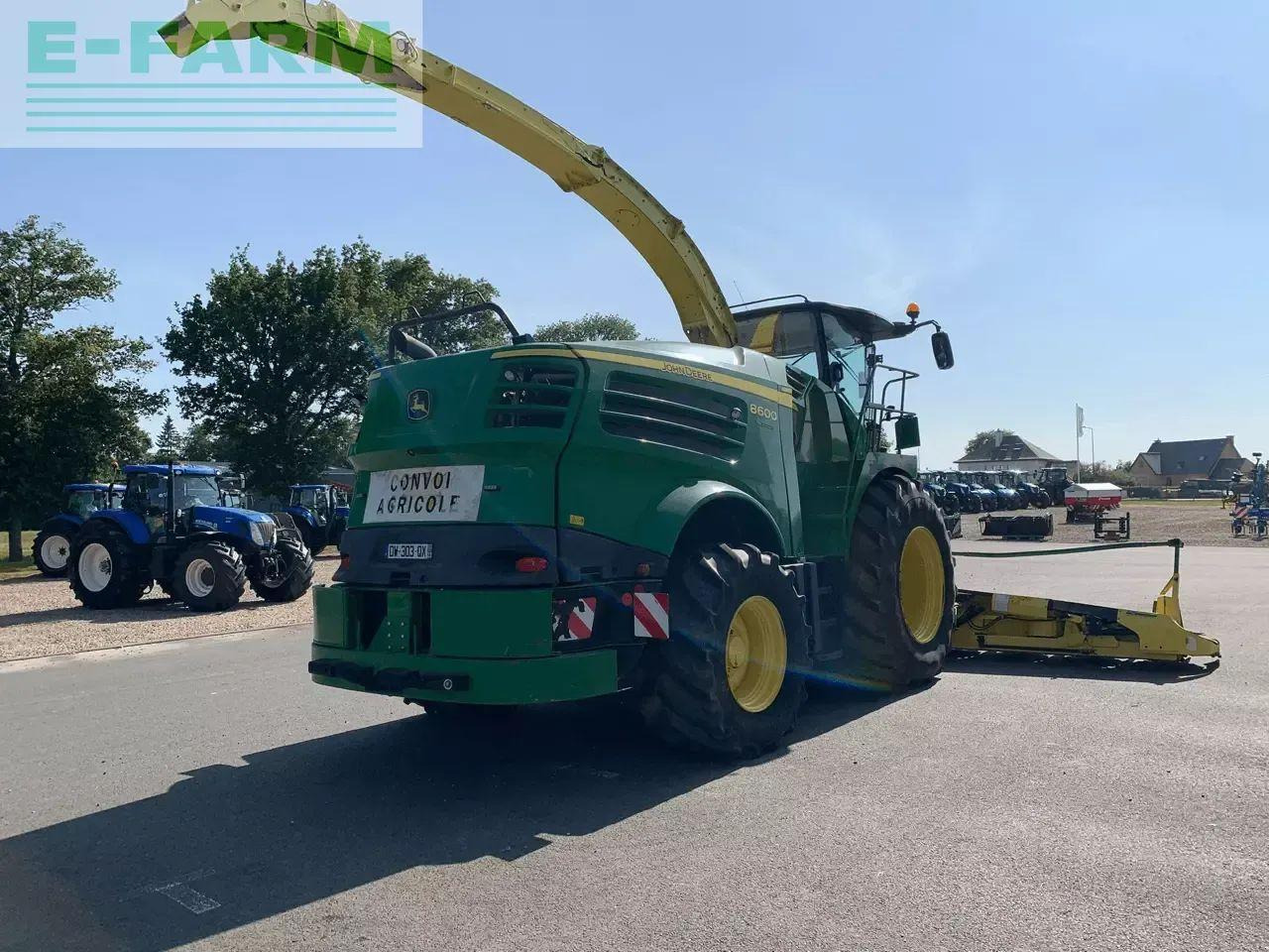 John Deere 8600 - Önjáró szecskázógép: 3 kép. John Deere 8600 - Önjáró szecskázógép: 3 kép.