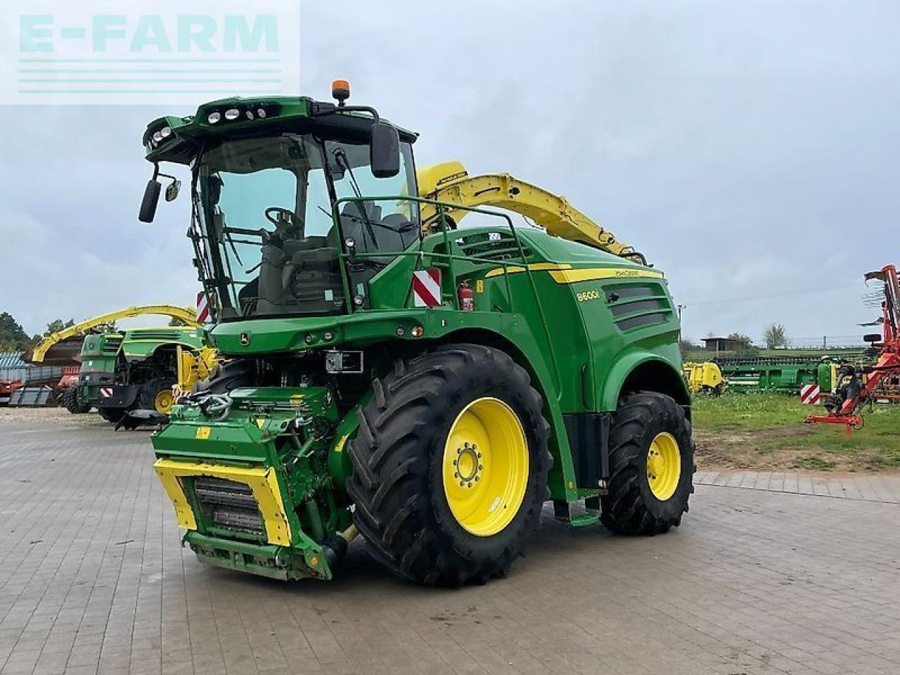 John Deere 8600 - Önjáró szecskázógép: 1 kép. John Deere 8600 - Önjáró szecskázógép: 1 kép.