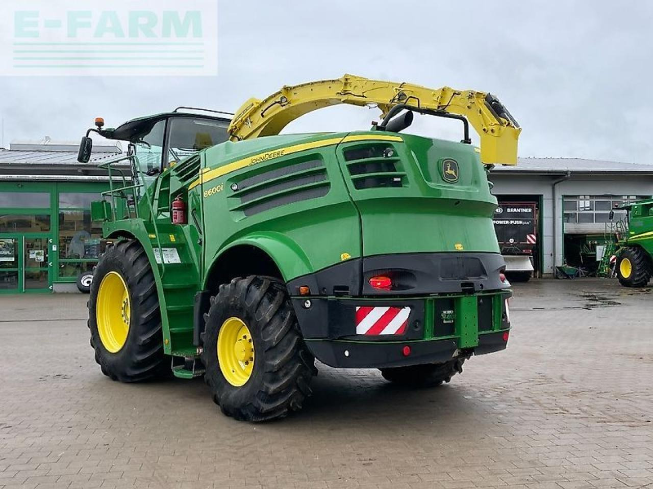 John Deere 8600 - Önjáró szecskázógép: 5 kép. John Deere 8600 - Önjáró szecskázógép: 5 kép.