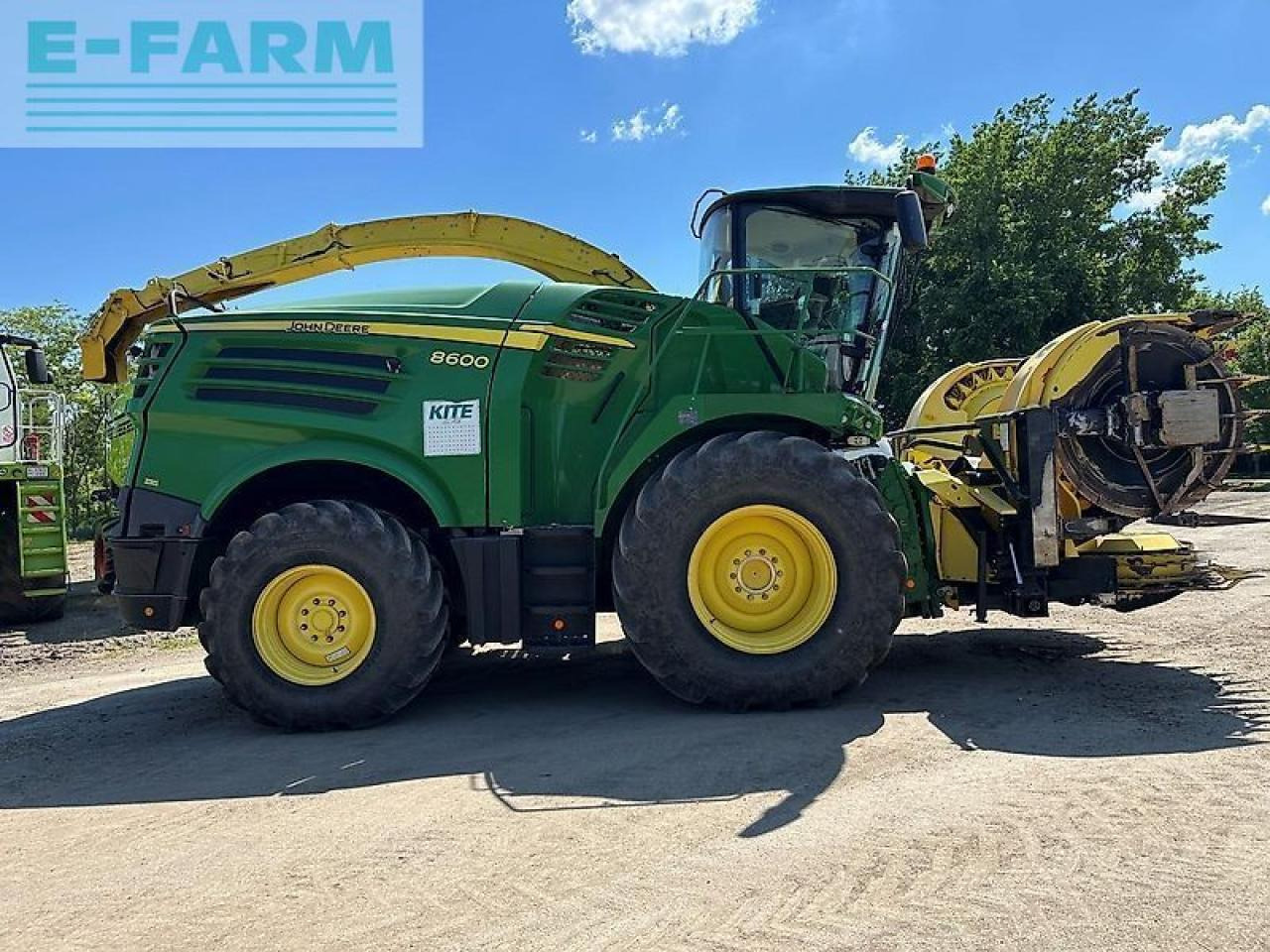 John Deere 8600 - Kombájn: 4 kép. John Deere 8600 - Kombájn: 4 kép.