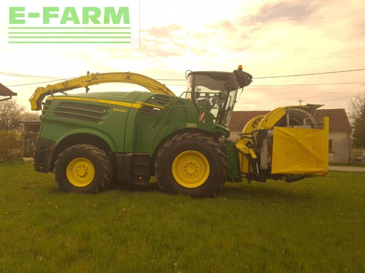John Deere 8600 i - Önjáró szecskázógép: 3 kép. John Deere 8600 i - Önjáró szecskázógép: 3 kép.