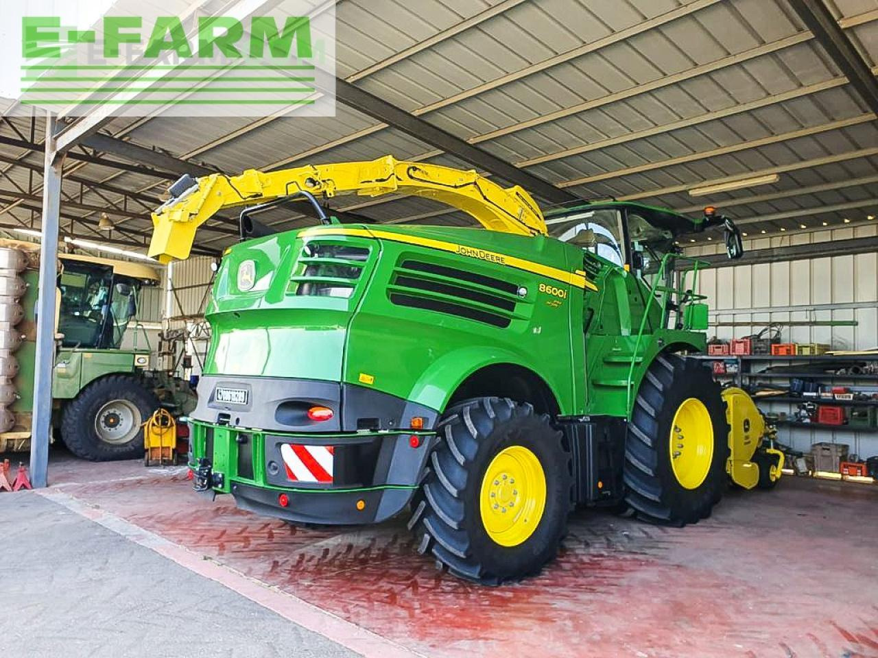 John Deere 8600I - Önjáró szecskázógép: 5 kép. John Deere 8600I - Önjáró szecskázógép: 5 kép.