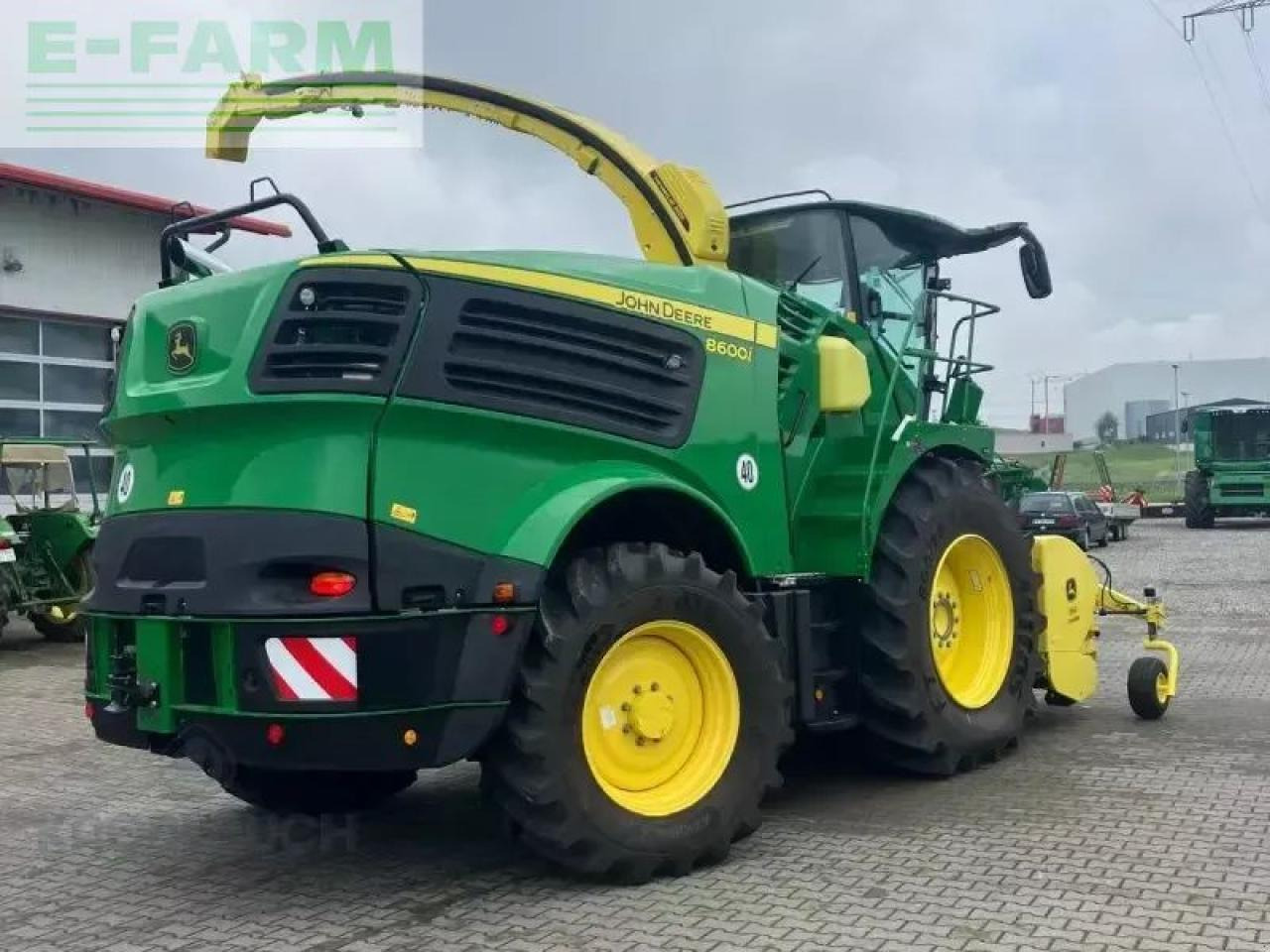 John Deere 8600i - Önjáró szecskázógép: 5 kép. John Deere 8600i - Önjáró szecskázógép: 5 kép.
