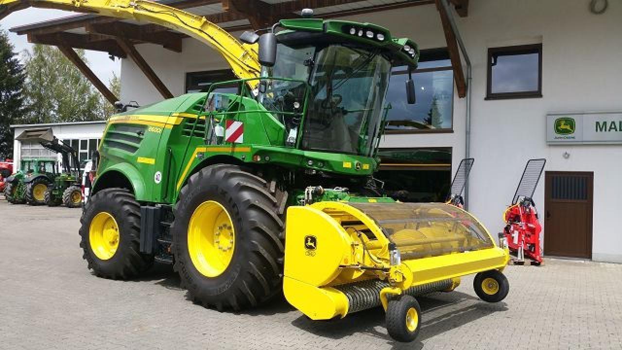 John Deere 8600i - Önjáró szecskázógép: 3 kép. John Deere 8600i - Önjáró szecskázógép: 3 kép.