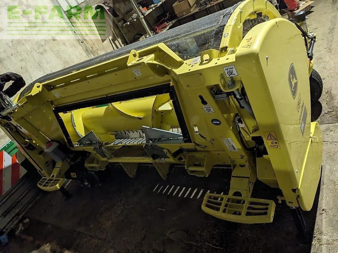 John Deere 8600i - Önjáró szecskázógép: 4 kép. John Deere 8600i - Önjáró szecskázógép: 4 kép.