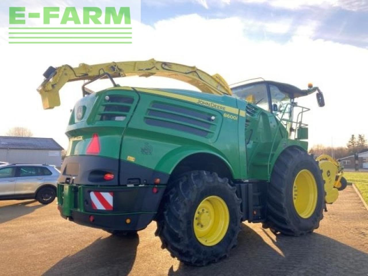 John Deere 8600i - Takarmánybetakarító gép: 5 kép. John Deere 8600i - Takarmánybetakarító gép: 5 kép.