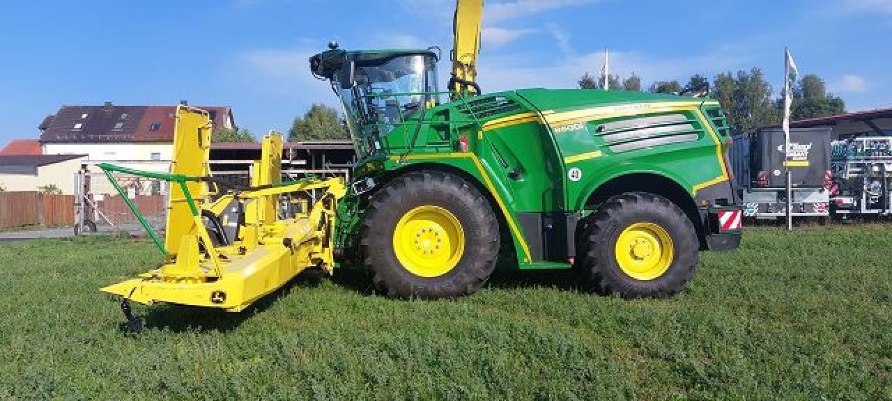 John Deere 8600i - Önjáró szecskázógép: 1 kép. John Deere 8600i - Önjáró szecskázógép: 1 kép.