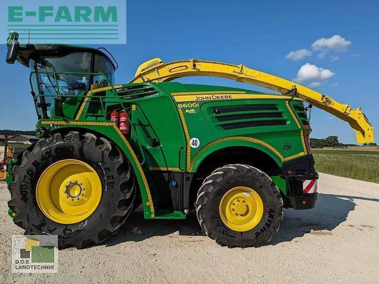 John Deere 8600i - Önjáró szecskázógép: 2 kép. John Deere 8600i - Önjáró szecskázógép: 2 kép.