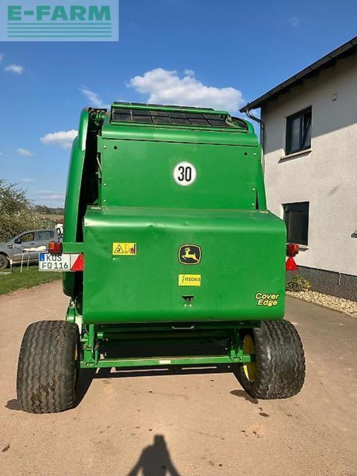 John Deere 864 - Kocka bálázó: 4 kép. John Deere 864 - Kocka bálázó: 4 kép.