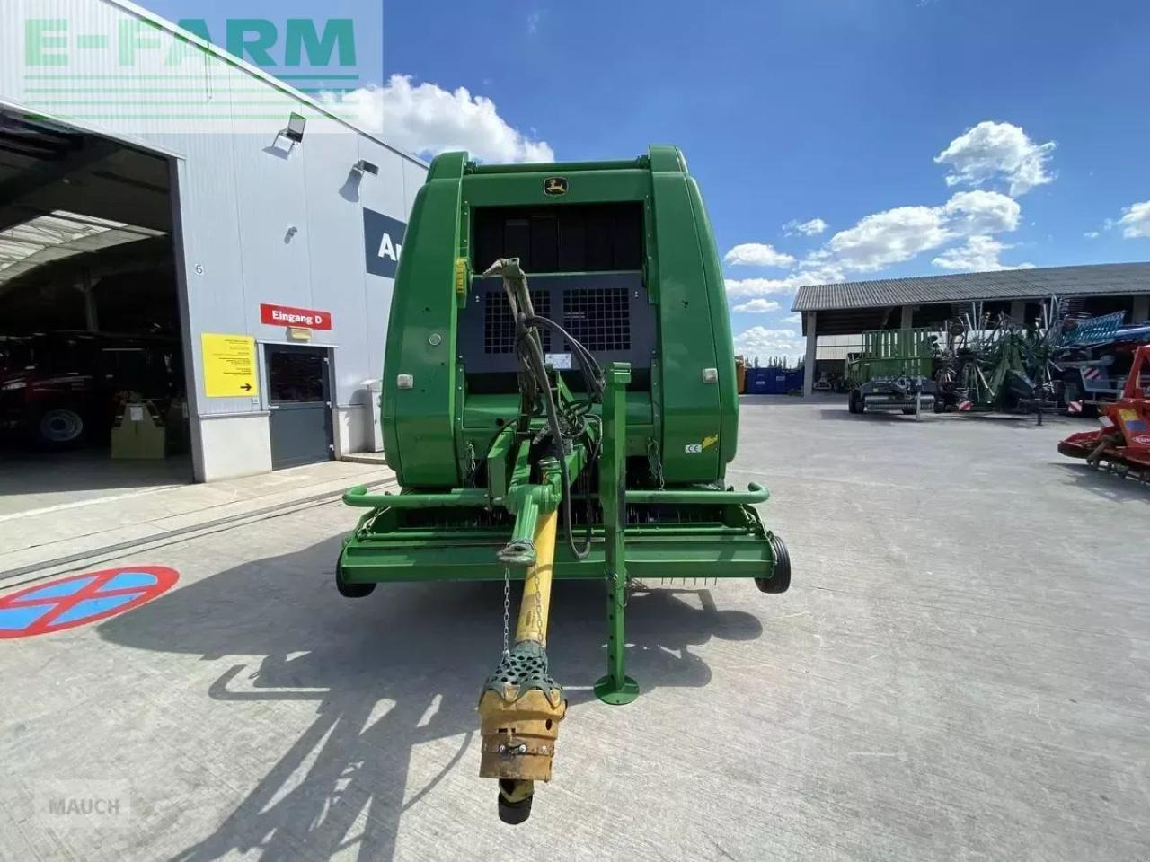 John Deere 864 - Kocka bálázó: 2 kép. John Deere 864 - Kocka bálázó: 2 kép.