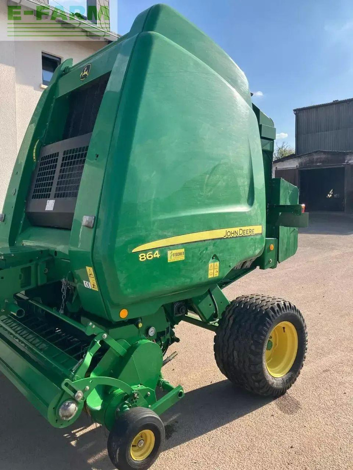 John Deere 864 - Kocka bálázó: 1 kép. John Deere 864 - Kocka bálázó: 1 kép.