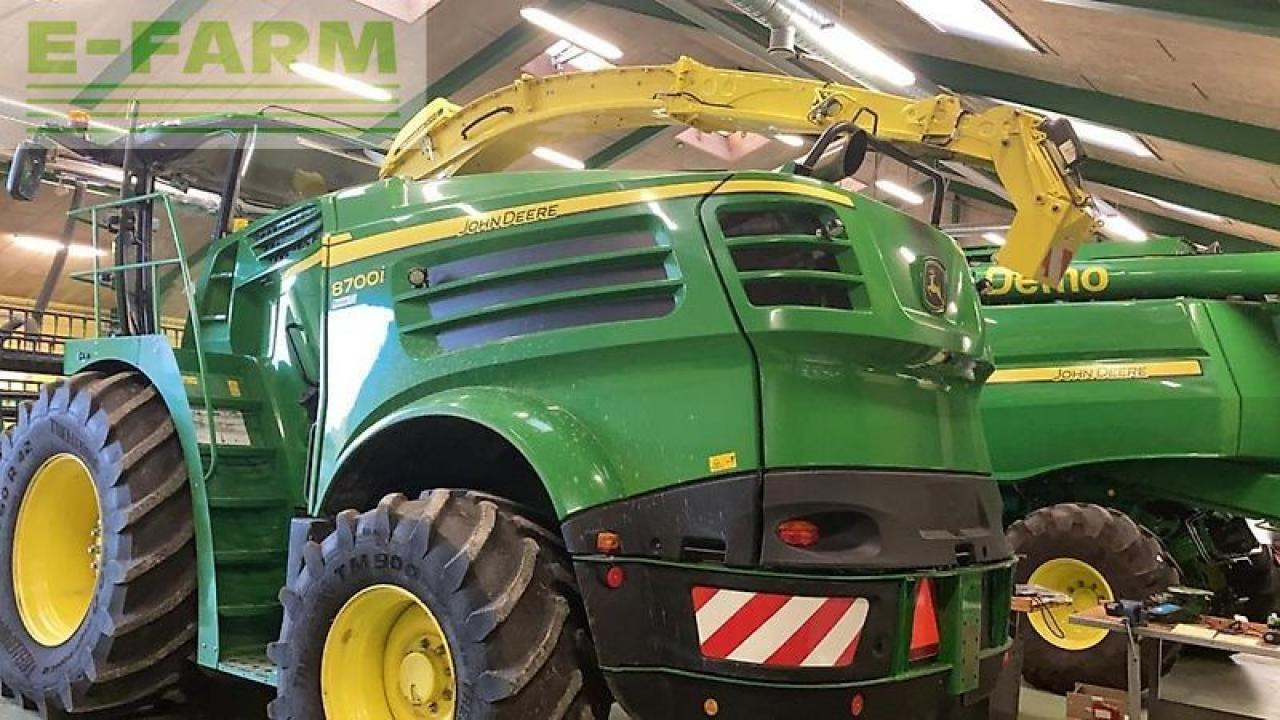 John Deere 8700 - Önjáró szecskázógép: 1 kép. John Deere 8700 - Önjáró szecskázógép: 1 kép.
