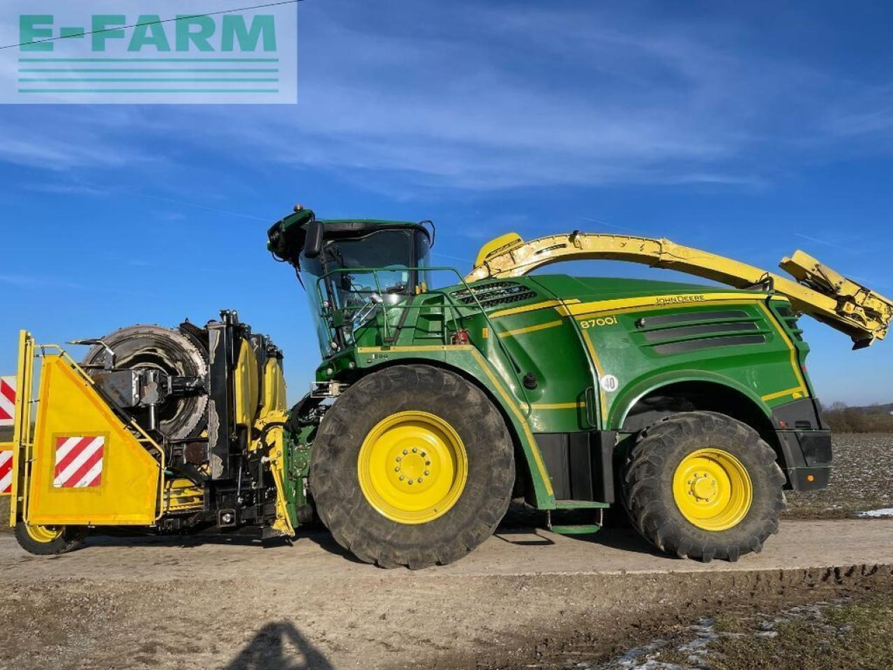 John Deere 8700i - Önjáró szecskázógép: 4 kép. John Deere 8700i - Önjáró szecskázógép: 4 kép.