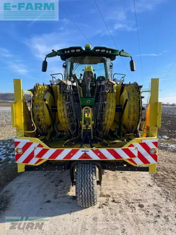 John Deere 8700i - Önjáró szecskázógép: 2 kép. John Deere 8700i - Önjáró szecskázógép: 2 kép.