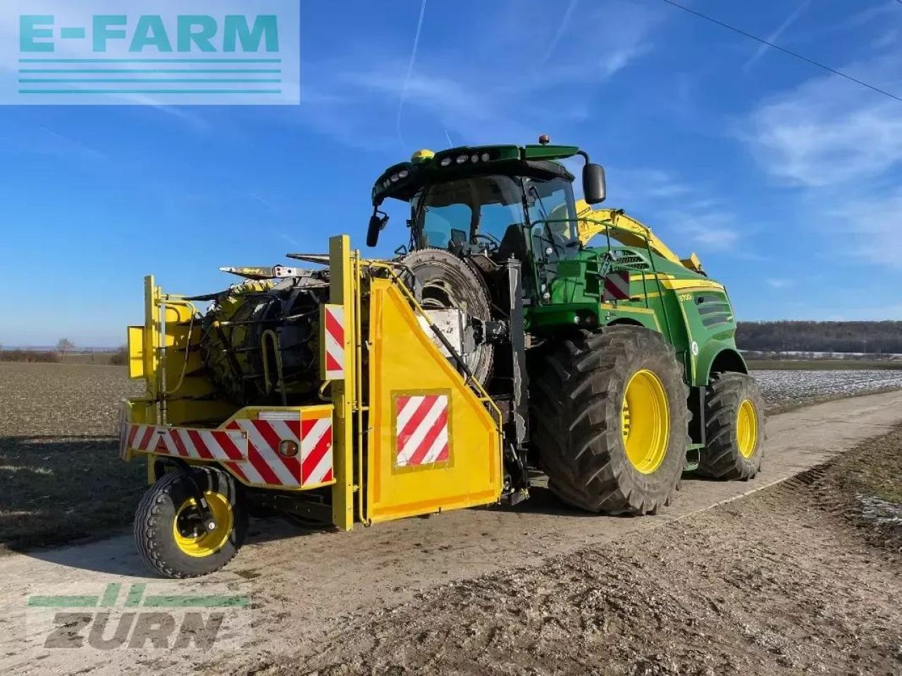 John Deere 8700i - Önjáró szecskázógép: 1 kép. John Deere 8700i - Önjáró szecskázógép: 1 kép.