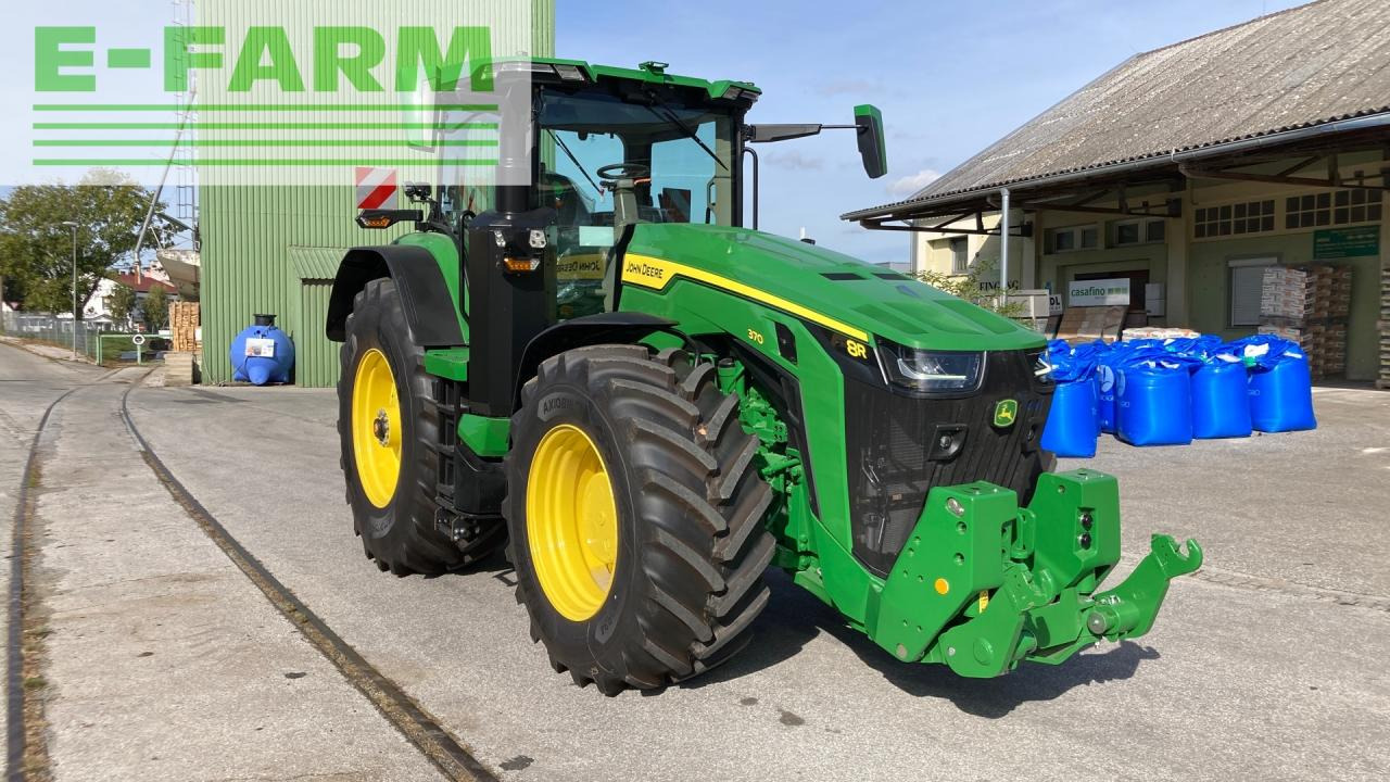 John Deere 8R370 - Traktor: 4 kép. John Deere 8R370 - Traktor: 4 kép.
