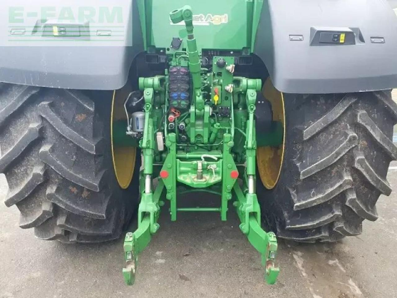 John Deere 8r 340 - Traktor: 5 kép. John Deere 8r 340 - Traktor: 5 kép.