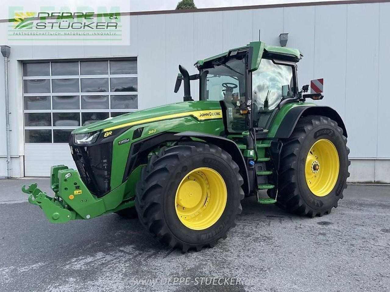 John Deere 8r 340 - Traktor: 1 kép. John Deere 8r 340 - Traktor: 1 kép.