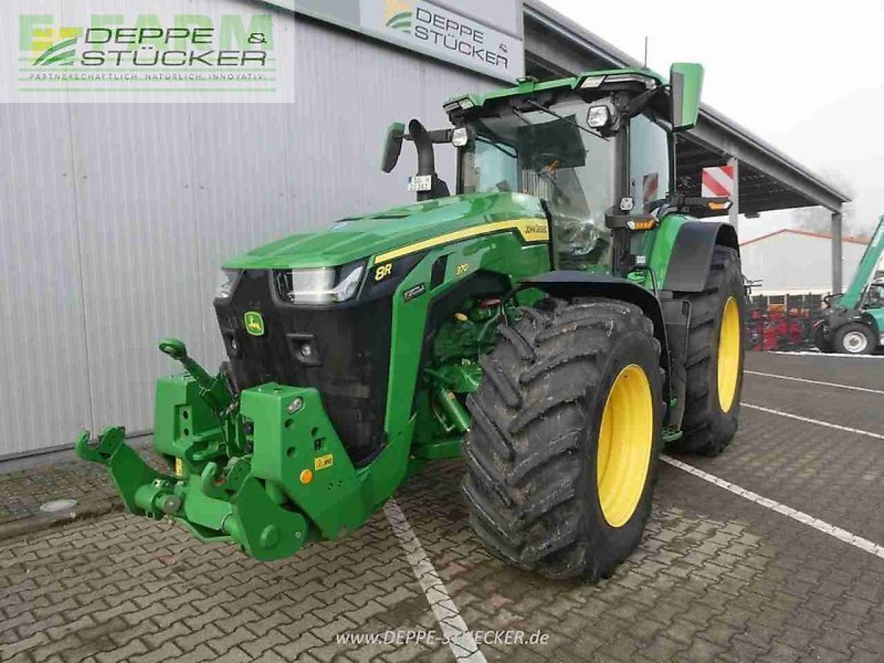 John Deere 8r 370 - Traktor: 2 kép. John Deere 8r 370 - Traktor: 2 kép.