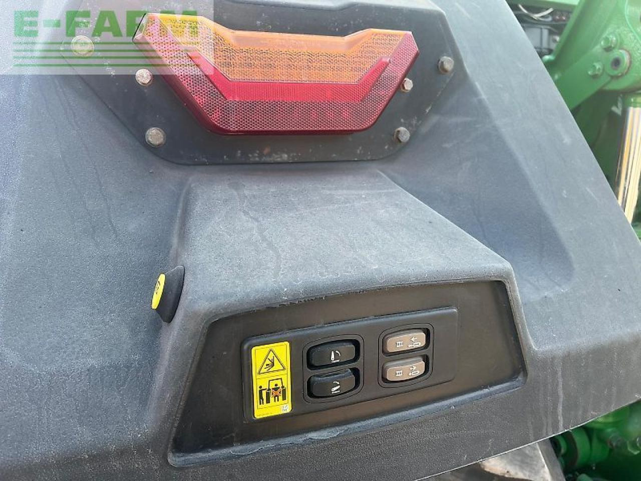 Traktor John Deere 8rx 410: 7 kép.