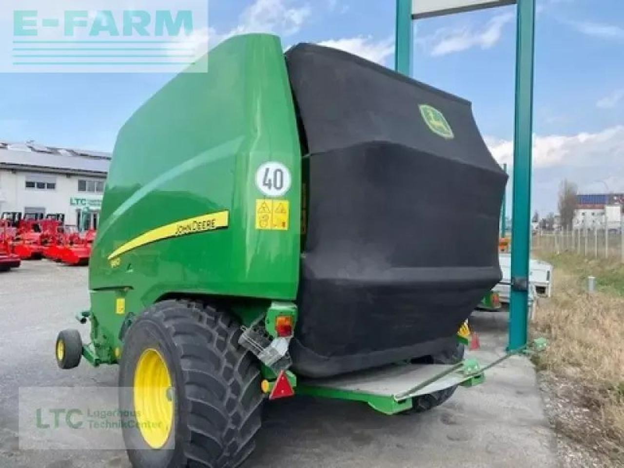 John Deere 960 - Kocka bálázó: 2 kép. John Deere 960 - Kocka bálázó: 2 kép.