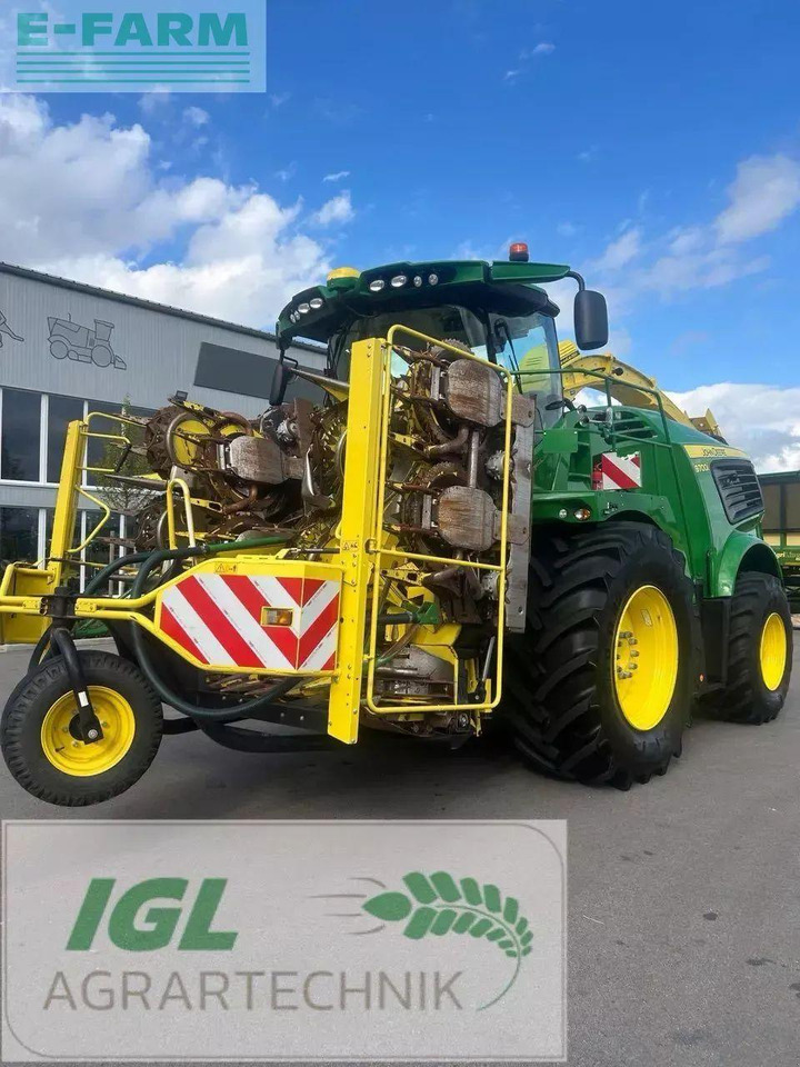 John Deere 9700 i - Önjáró szecskázógép: 3 kép. John Deere 9700 i - Önjáró szecskázógép: 3 kép.