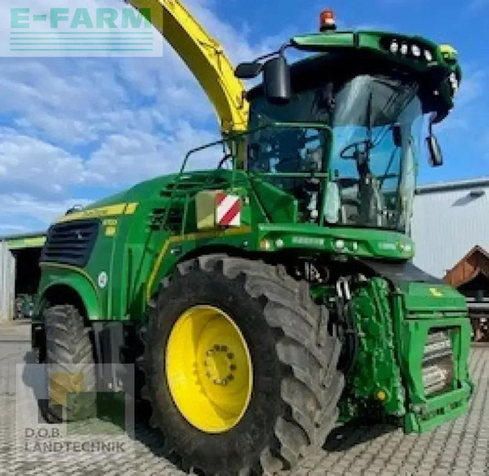 John Deere 9700i prodrive 40km/h - Önjáró szecskázógép: 3 kép. John Deere 9700i prodrive 40km/h - Önjáró szecskázógép: 3 kép.