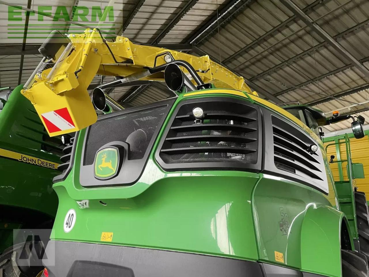 John Deere 9700i prodrive 40km/h - Önjáró szecskázógép: 5 kép. John Deere 9700i prodrive 40km/h - Önjáró szecskázógép: 5 kép.