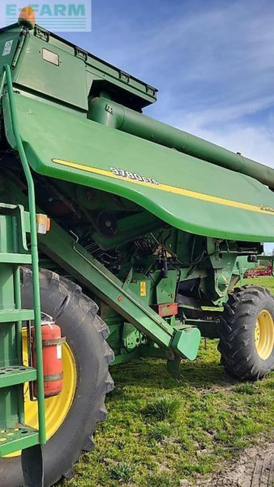 John Deere 9780 - Kombájn: 1 kép. John Deere 9780 - Kombájn: 1 kép.