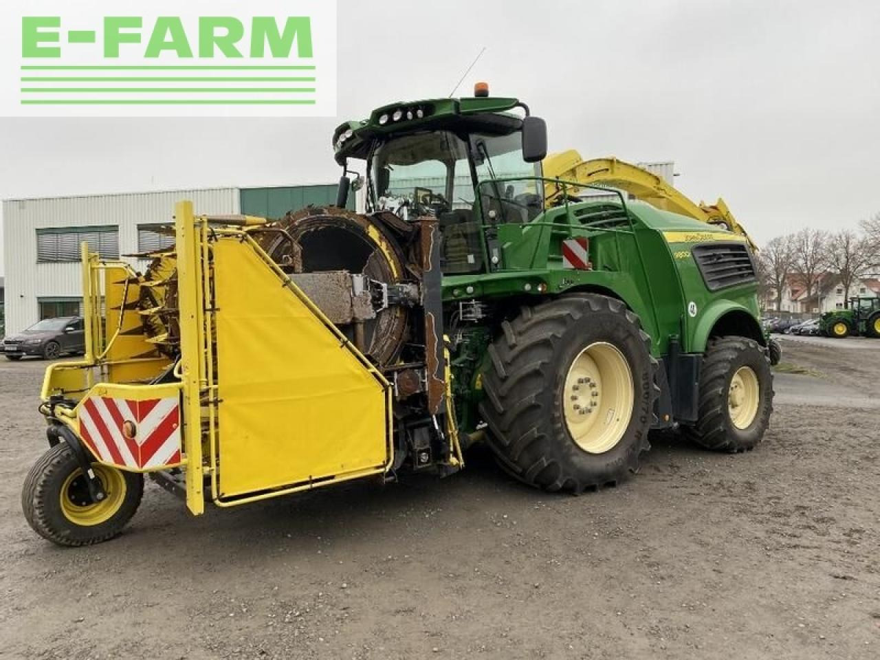 John Deere 9800i mit kemper 490+ - Önjáró szecskázógép: 1 kép. John Deere 9800i mit kemper 490+ - Önjáró szecskázógép: 1 kép.