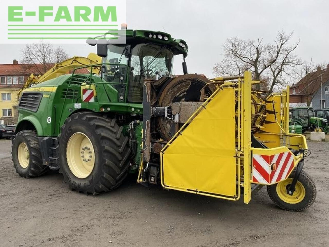 John Deere 9800i mit kemper 490+ - Önjáró szecskázógép: 2 kép. John Deere 9800i mit kemper 490+ - Önjáró szecskázógép: 2 kép.