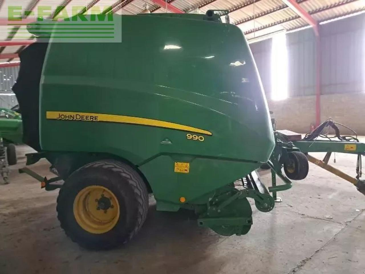 John Deere 990 hc - Kocka bálázó: 4 kép. John Deere 990 hc - Kocka bálázó: 4 kép.