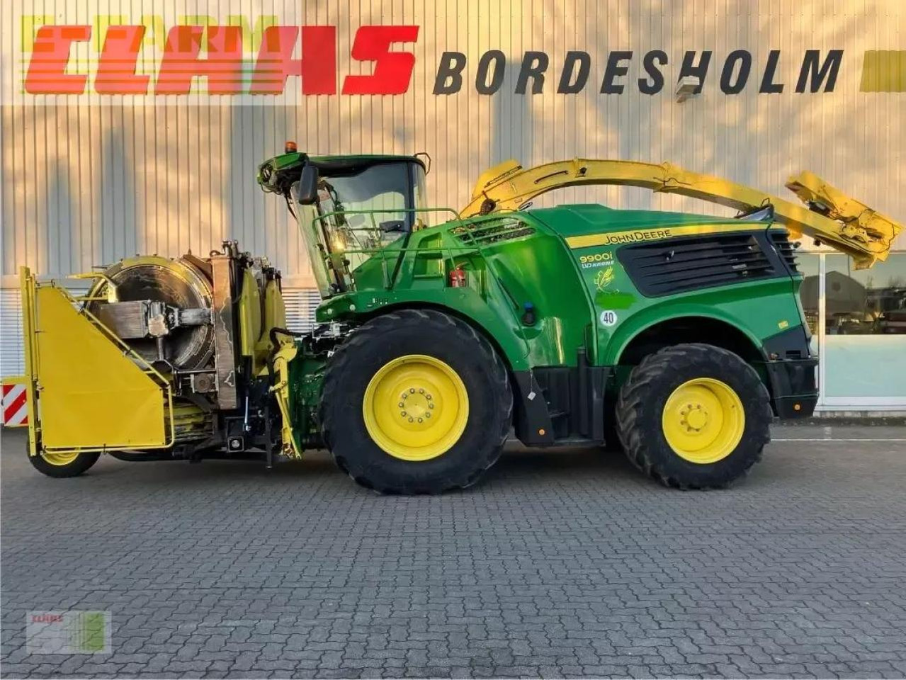 John Deere 9900i - Önjáró szecskázógép: 3 kép. John Deere 9900i - Önjáró szecskázógép: 3 kép.