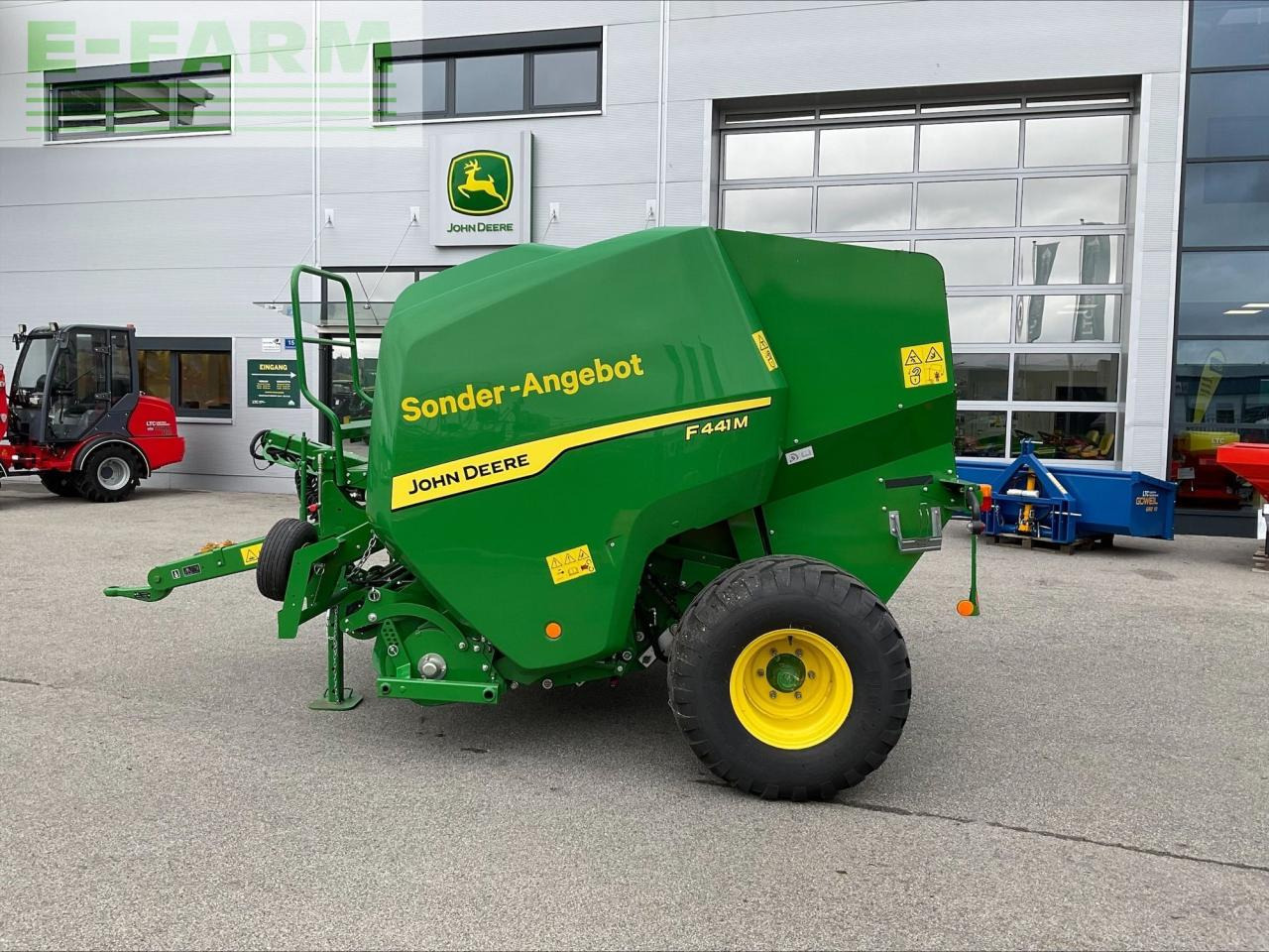 John Deere F 441 M Rundballenpresse - Kocka bálázó: 2 kép. John Deere F 441 M Rundballenpresse - Kocka bálázó: 2 kép.