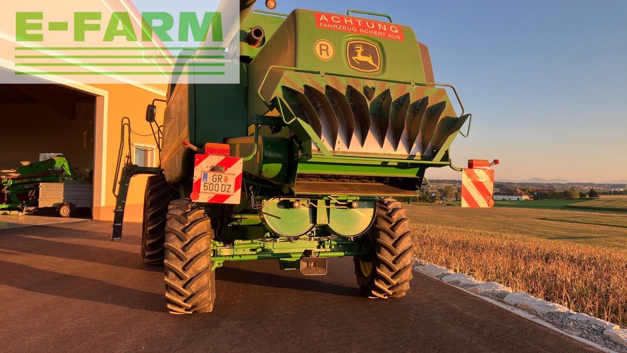 John Deere T550 HM - Kombájn: 2 kép. John Deere T550 HM - Kombájn: 2 kép.