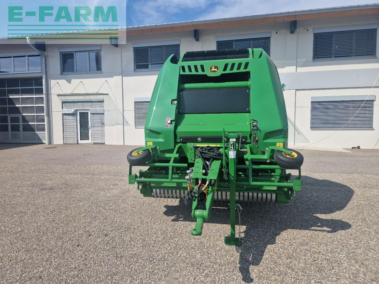 John Deere V451M - Kocka bálázó: 3 kép. John Deere V451M - Kocka bálázó: 3 kép.