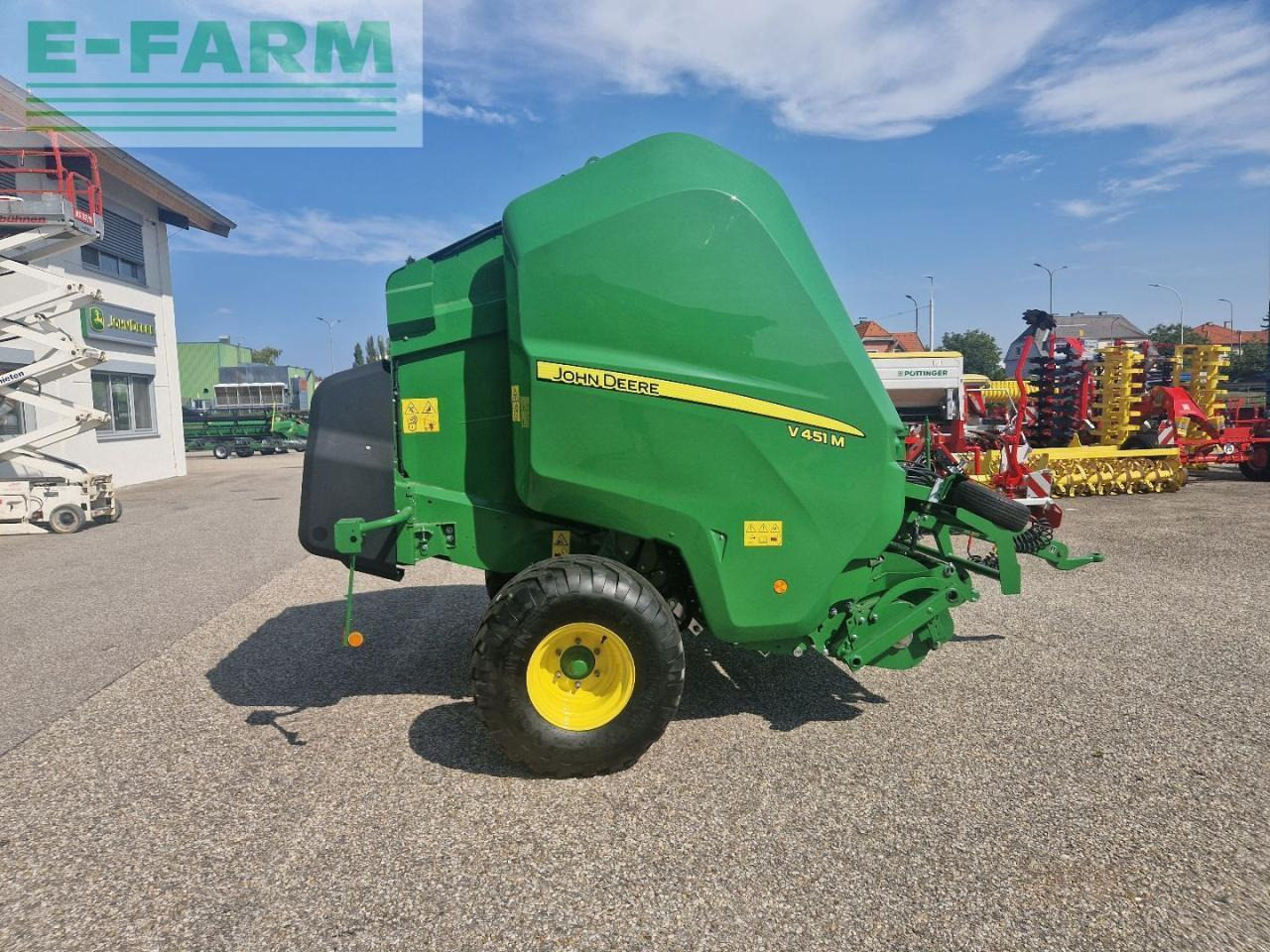 John Deere V451M - Kocka bálázó: 5 kép. John Deere V451M - Kocka bálázó: 5 kép.