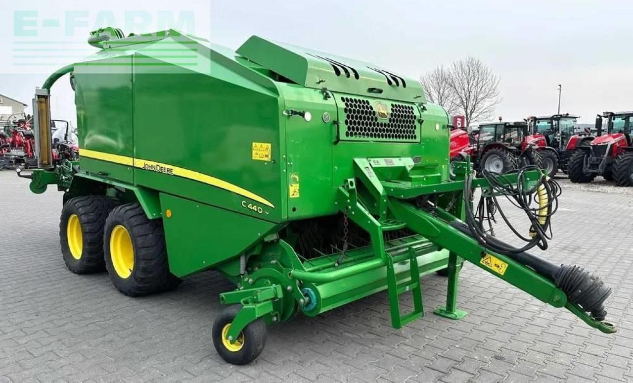 John Deere c 440 r - Kocka bálázó: 3 kép. John Deere c 440 r - Kocka bálázó: 3 kép.