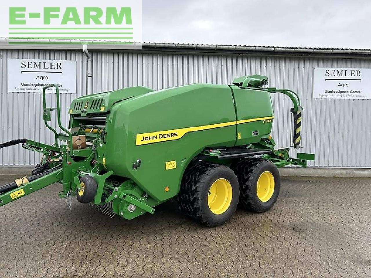 John Deere c441r - Kocka bálázó: 1 kép. John Deere c441r - Kocka bálázó: 1 kép.