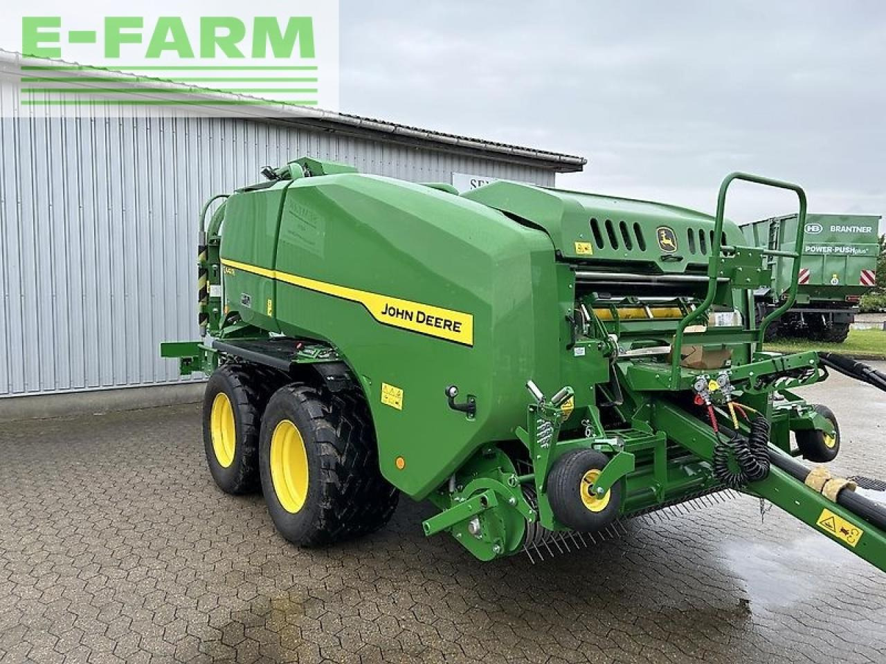 John Deere c441r - Kocka bálázó: 2 kép. John Deere c441r - Kocka bálázó: 2 kép.
