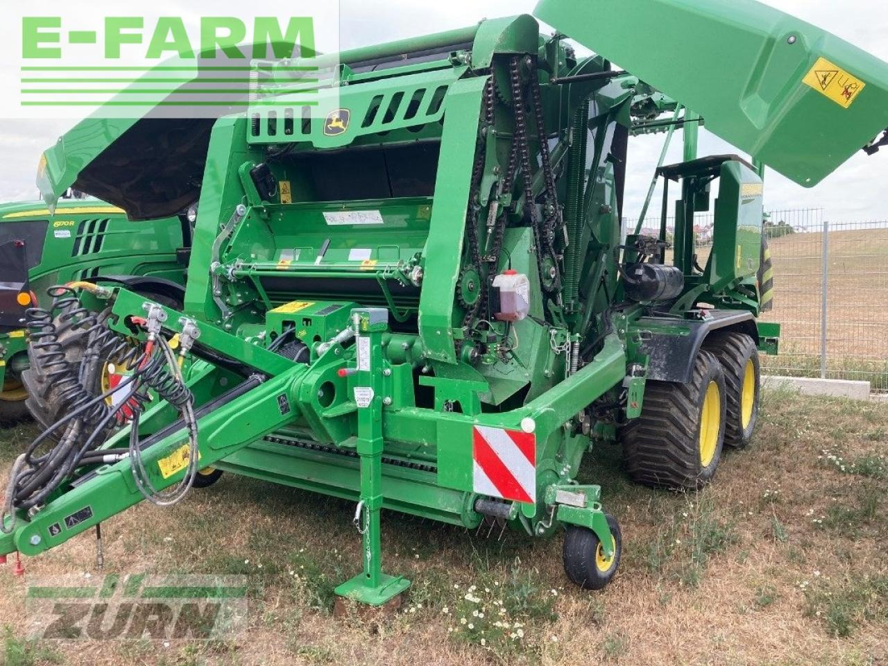 Kocka bálázó John Deere c461r: 10 kép.
