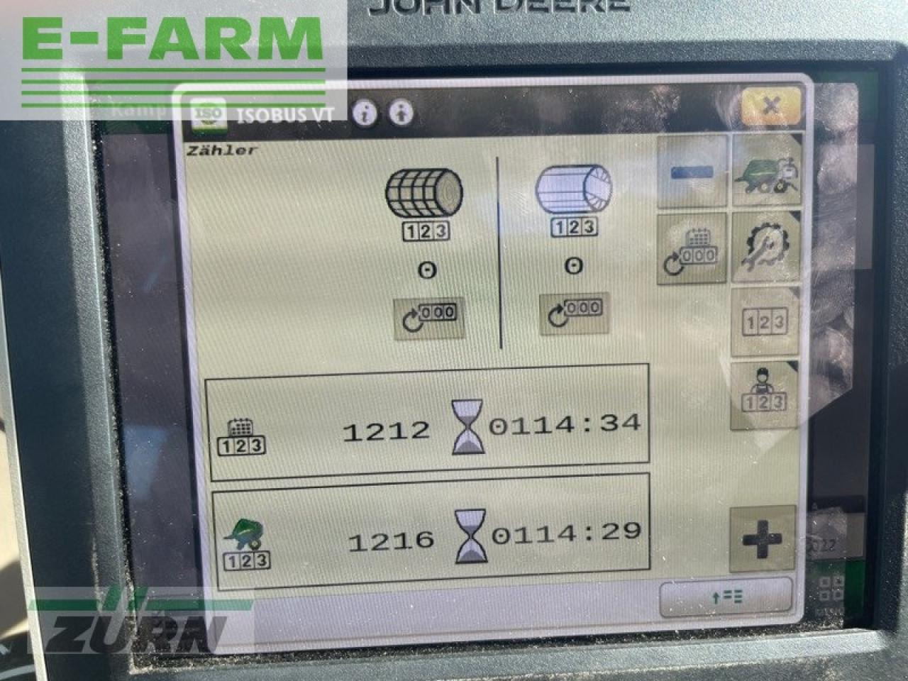 Kocka bálázó John Deere c461r: 9 kép.
