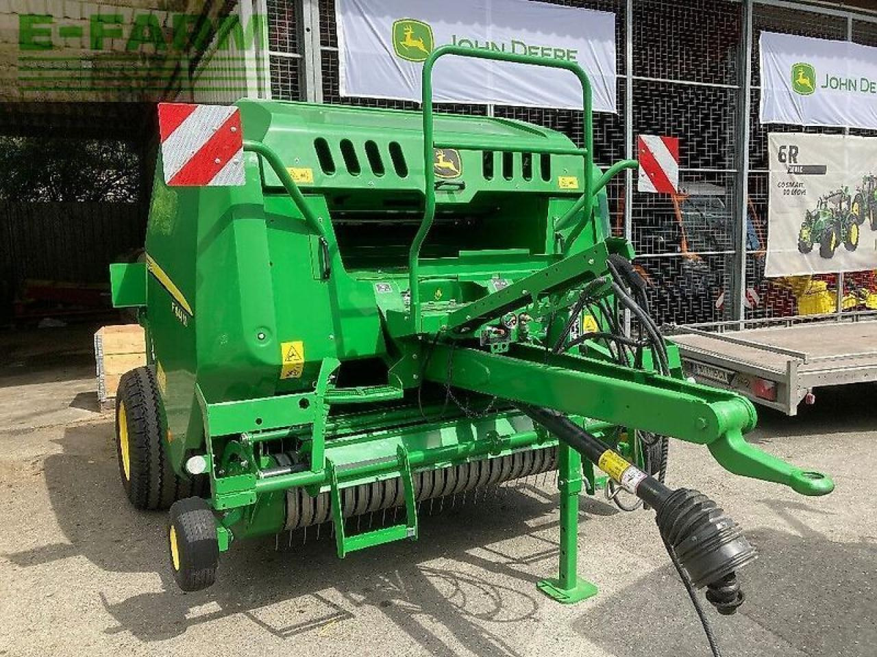 John Deere f 441 m - Kocka bálázó: 2 kép. John Deere f 441 m - Kocka bálázó: 2 kép.