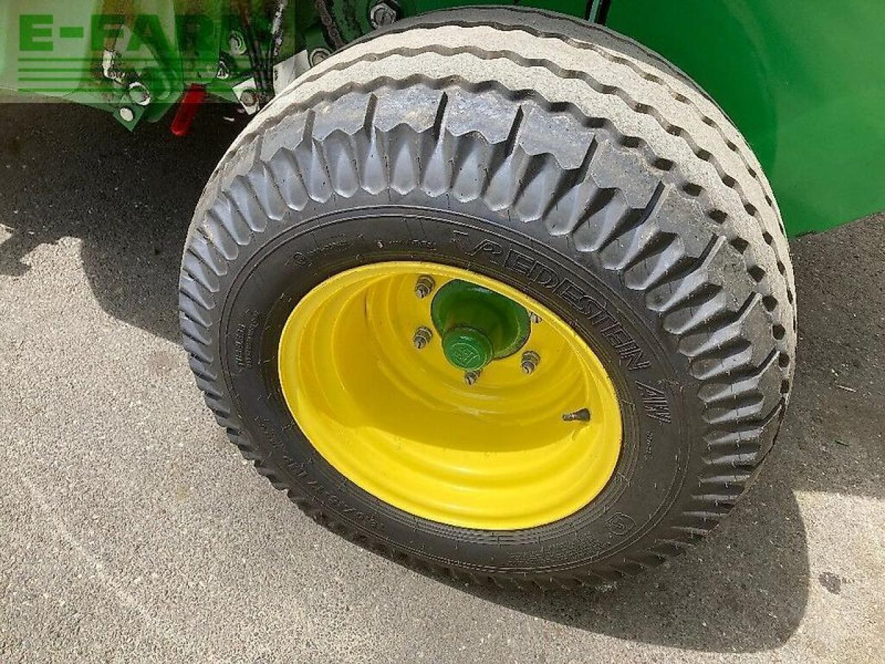 John Deere f 441 m - Kocka bálázó: 5 kép. John Deere f 441 m - Kocka bálázó: 5 kép.
