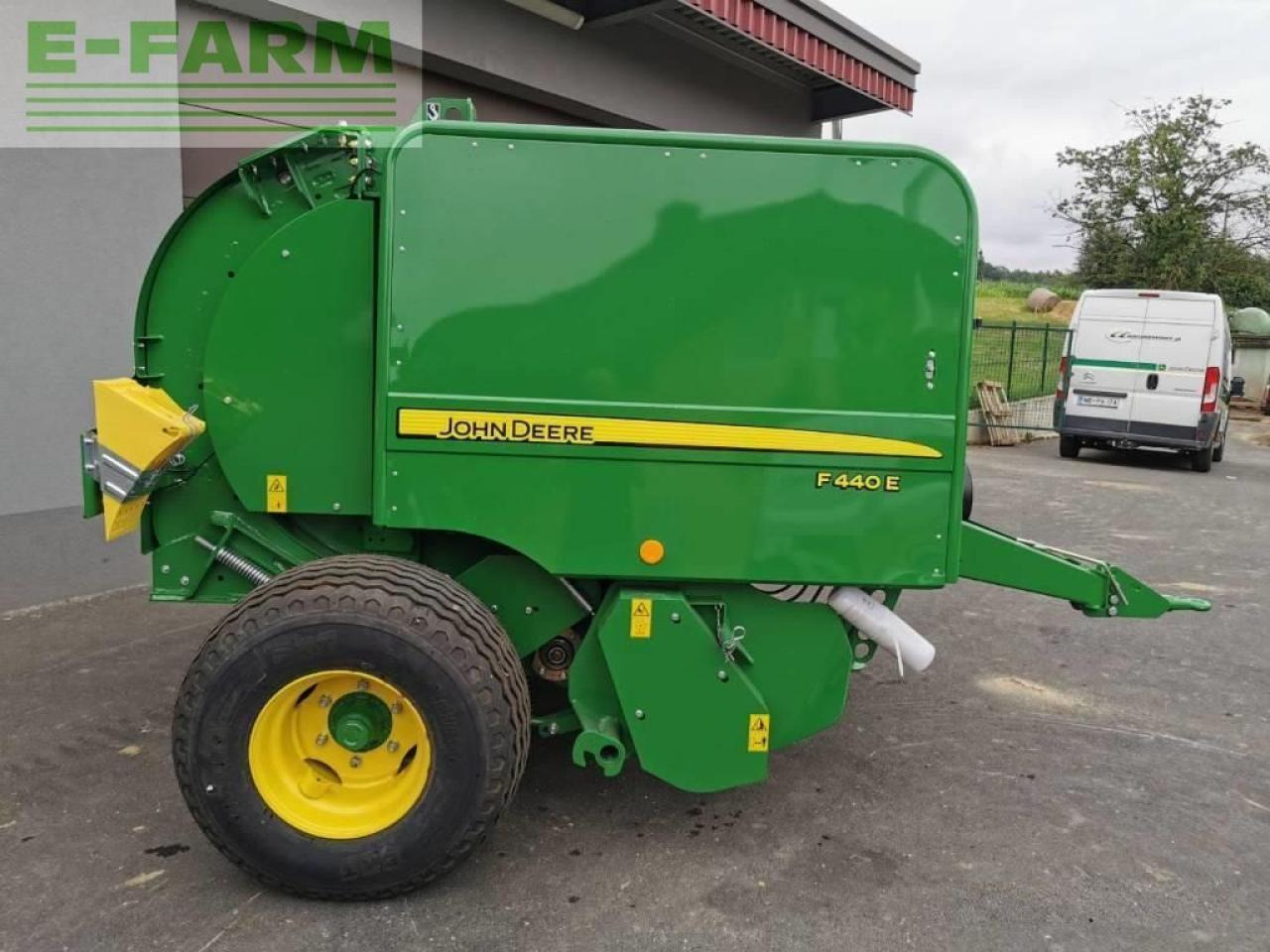 John Deere f440e - Kocka bálázó: 5 kép. John Deere f440e - Kocka bálázó: 5 kép.