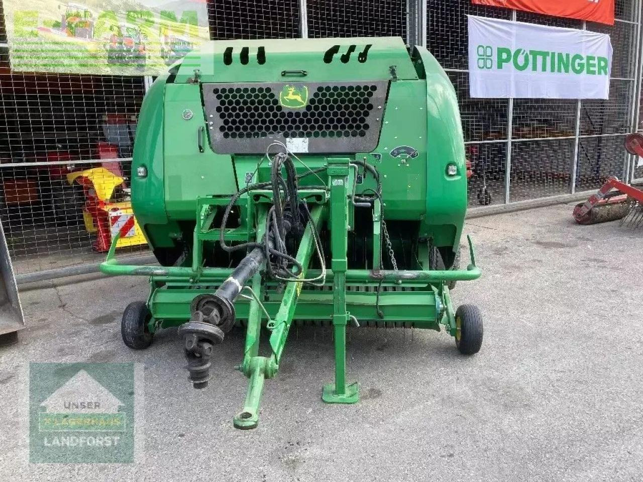 John Deere f440m - Kocka bálázó: 2 kép. John Deere f440m - Kocka bálázó: 2 kép.